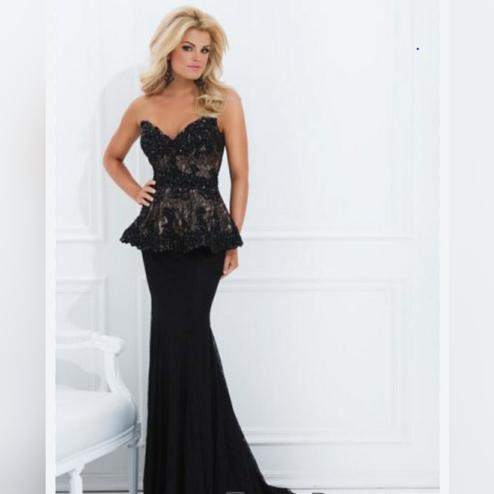Tony Bowls Black lace nude peplum Pageant prom dress gown 10 10P 10S